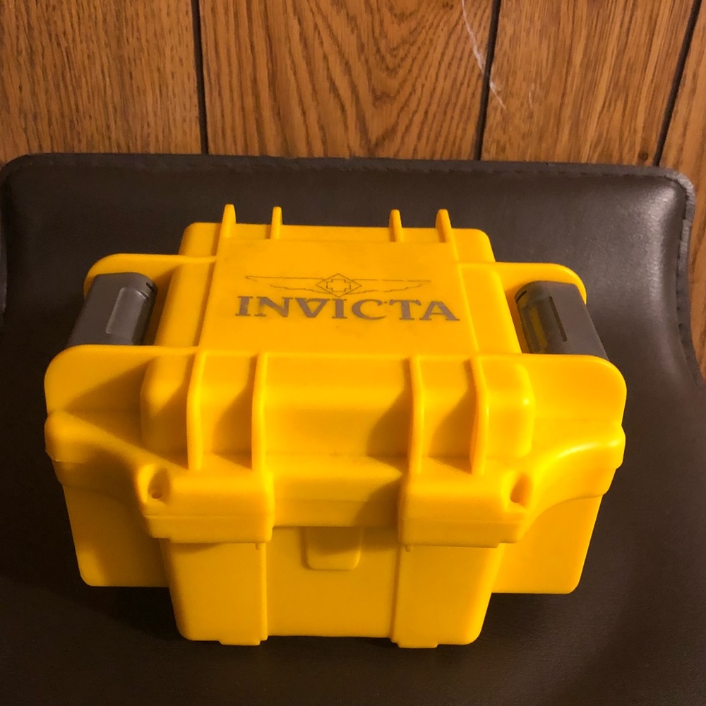 Invicta Single watch or Storage pelican case